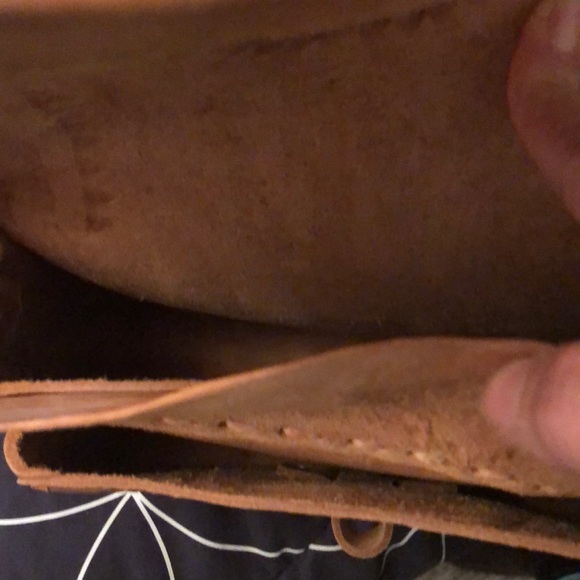 Handmade 100% Leather bag in a Camel color - Picture 5 of 6